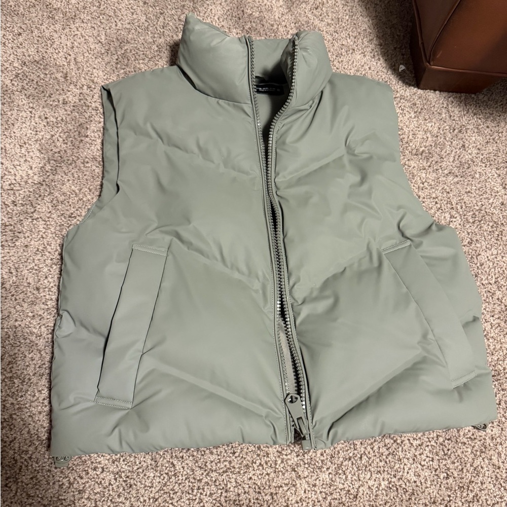 Zara RUBBERIZED CROPPED VEST